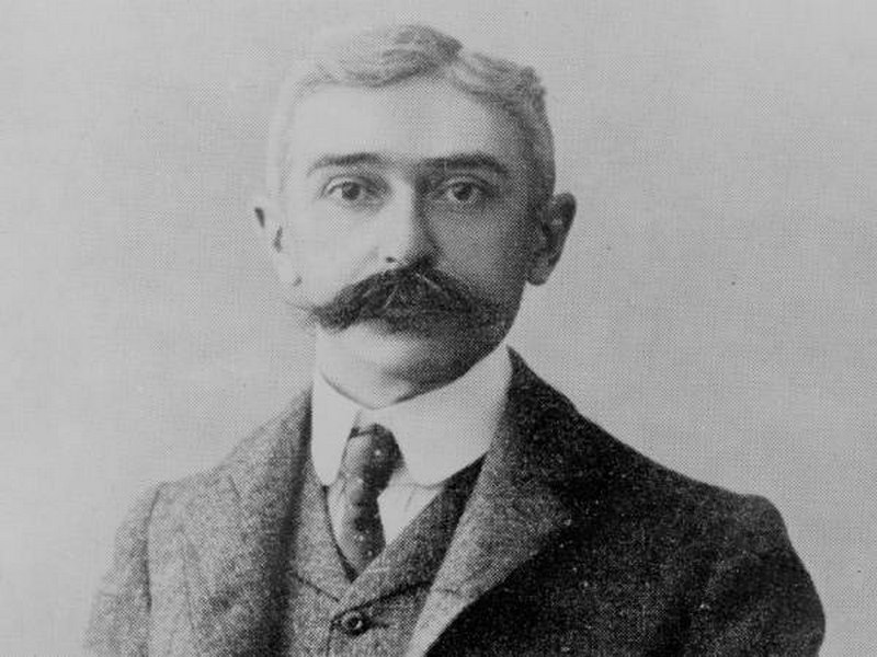 Pierre Frèdy de Coubertin sáng lập ra Thế vận hội